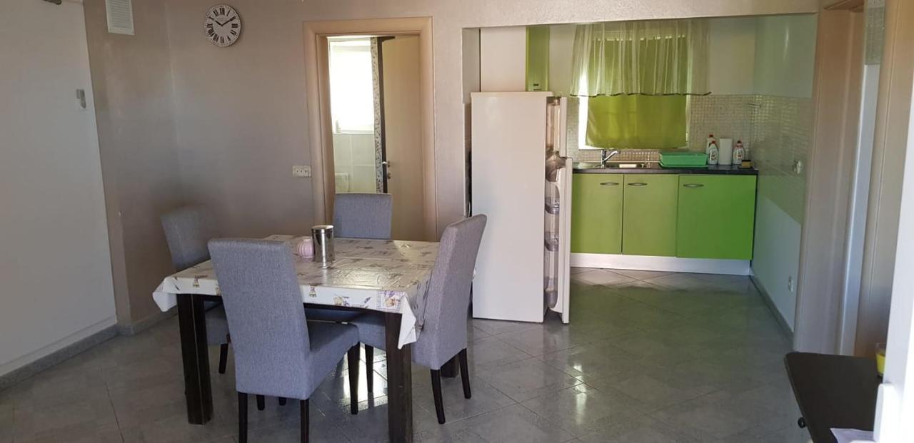 Apartments With A Parking Space Vir - 18407 Екстериор снимка