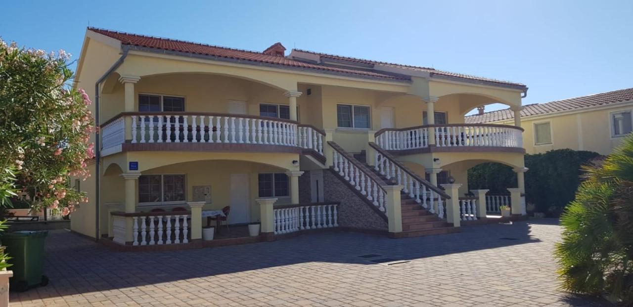 Apartments With A Parking Space Vir - 18407 Екстериор снимка