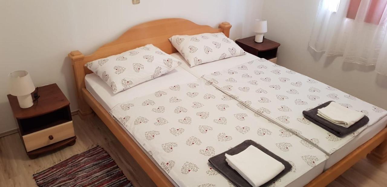Apartments With A Parking Space Vir - 18407 Екстериор снимка